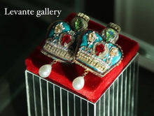 Load image into Gallery viewer, Crown handmade earrings