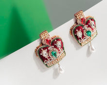 Load image into Gallery viewer, Crown handmade earrings