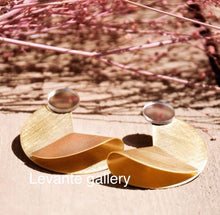 Load image into Gallery viewer, Delbar earring with round mirror