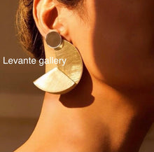 Load image into Gallery viewer, Delbar earring with round mirror