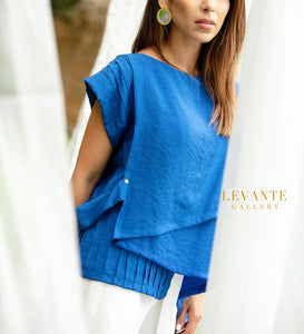 Layered top in blue