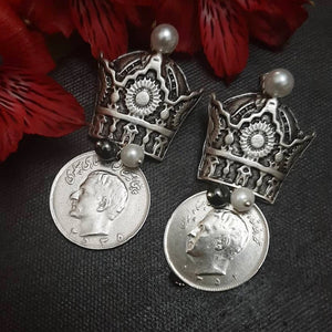 Crown earrings