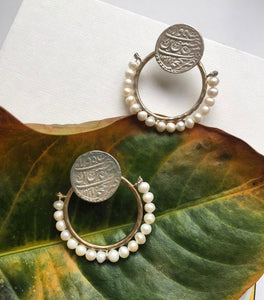 Silver earring with pearl